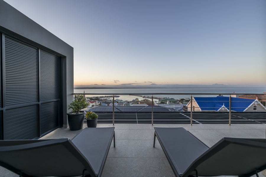 6 Bedroom Property for Sale in Mossel Bay Central Western Cape